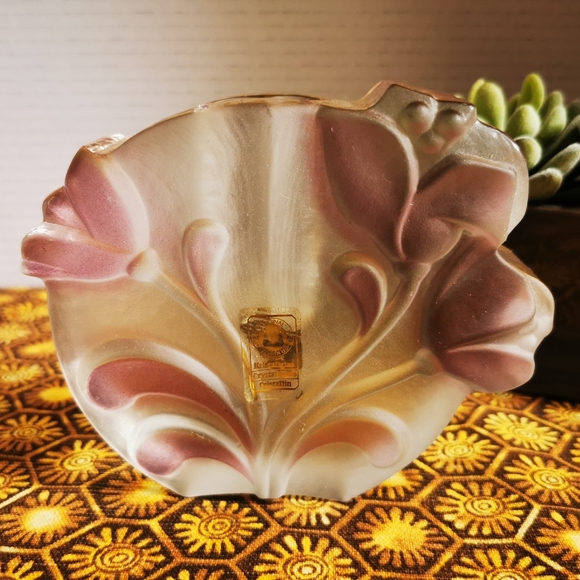 Walther Kristallglas Frosted Glass Solifleur Bud Vase with Pink Flowers - Picture 12 of 16